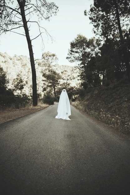 Дорога заблокирована: невеста и ее подружки на грязной обочине дороги